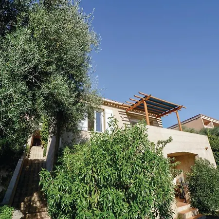 One-bedroom In Ile Rousse Lägenhet